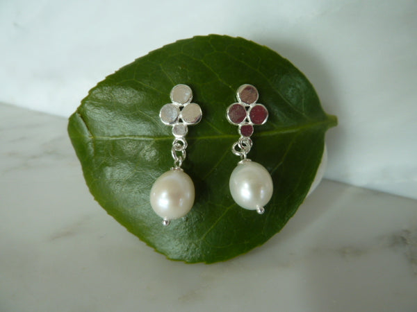 silver four dot stud earrings