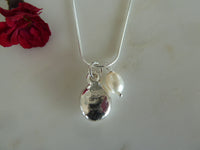 silver pebble & pearl pendant