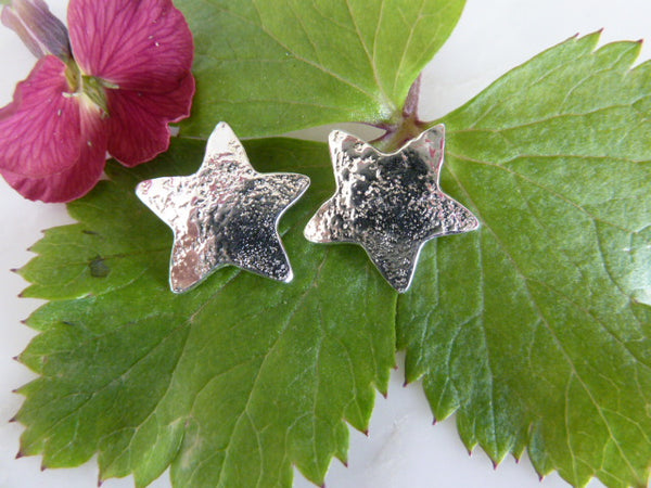small silver star stud earrings