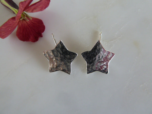 extra small silver star stud earrings