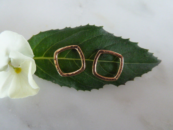 gold medium square stud earrings