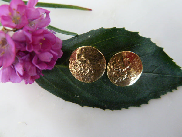 gold round stud earrings