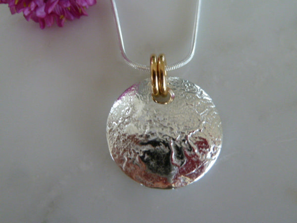 silver disc pendant 2 gold plate jump rings