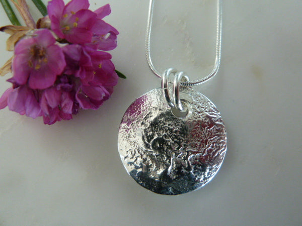 silver disc pendant 2 silver jump rings
