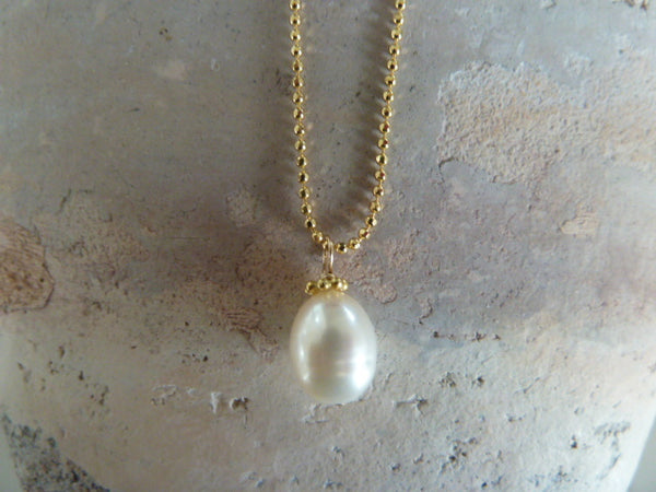 gold & freshwater pearl drop pendant