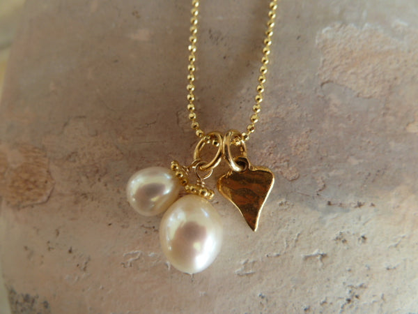gold heart charm & freshwater pearl pendant