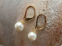 freshwater pearl drop clasp earrings