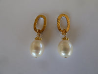 oval textured stud earrings