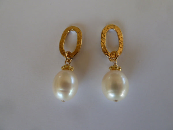 oval textured stud earrings