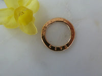 live sentiment disc pendant
